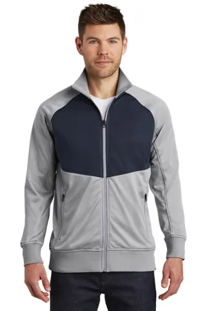 NF0A3SEW The North Face Tech Full-Zip Fleece Jacket.